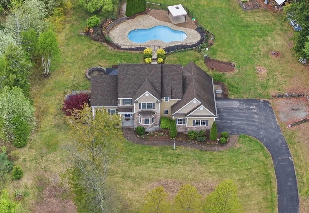Unit for sale at 76 Christian Farm, New Boston, NH 03070