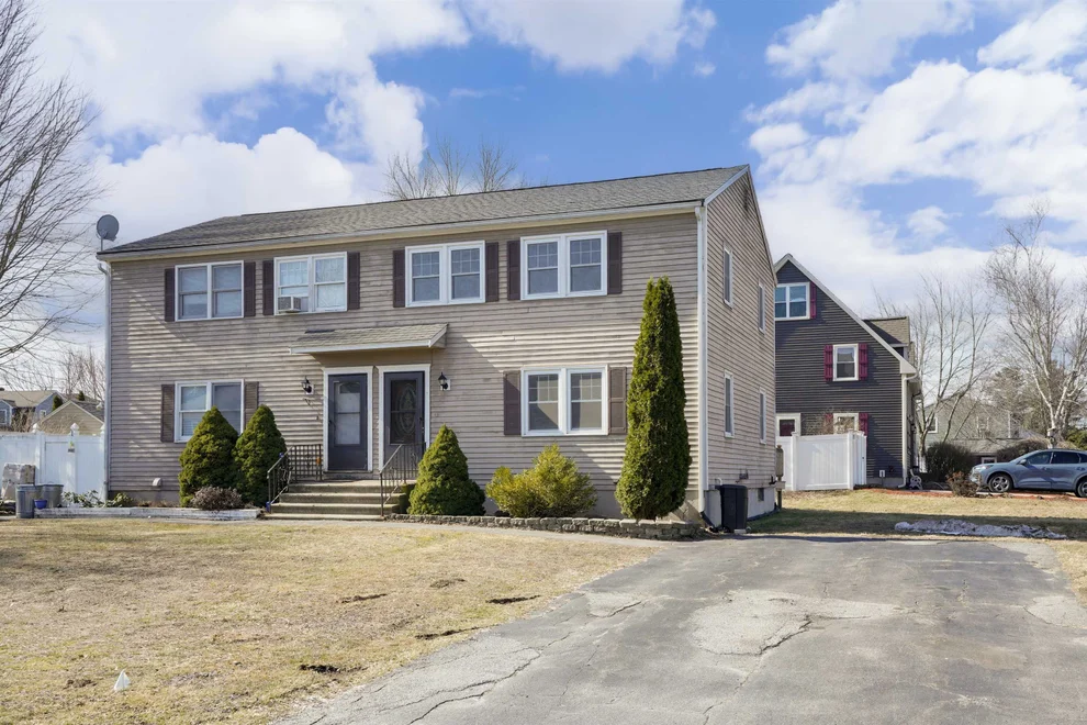 Unit for sale at 11 Phillip, Derry, NH 03038