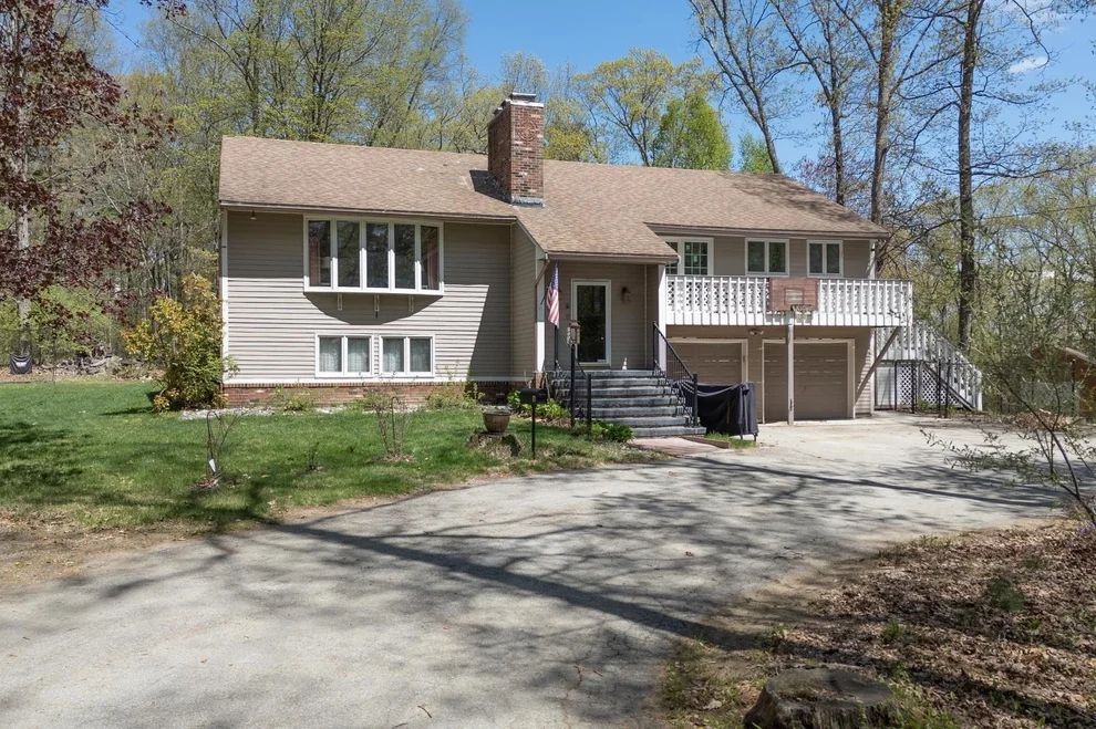 Unit for sale at 6 Maple, Windham, NH 03087
