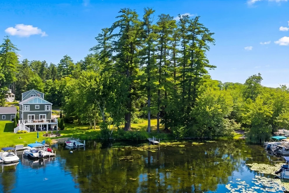 Unit for sale at 8 Cross, Windham, NH 03087