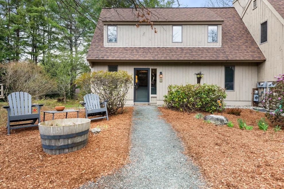 Unit for sale at 5 Pleasant, Grantham, NH 03753