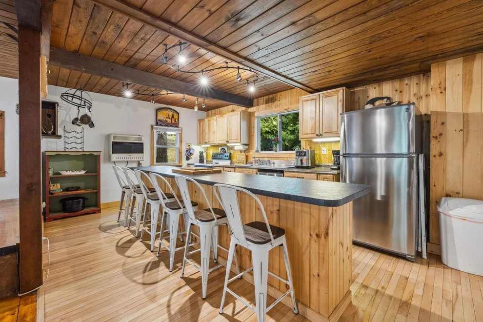 Unit for sale at 46 Crestwood, Conway, NH 03860