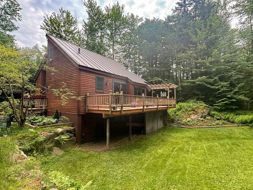 Unit for sale at 20 Edwin's Pond, Rochester, VT 05767
