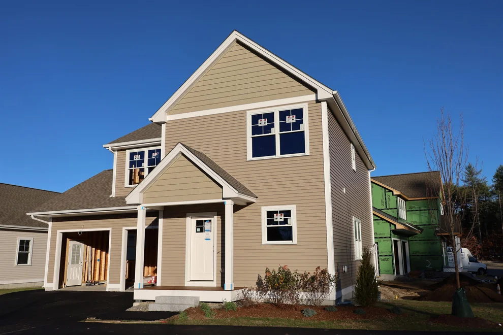 Unit for sale at 2 Hikers, Nashua, NH 03062