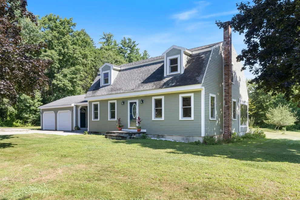 Unit for sale at 131 1/2 Littleworth, Dover, NH 03820