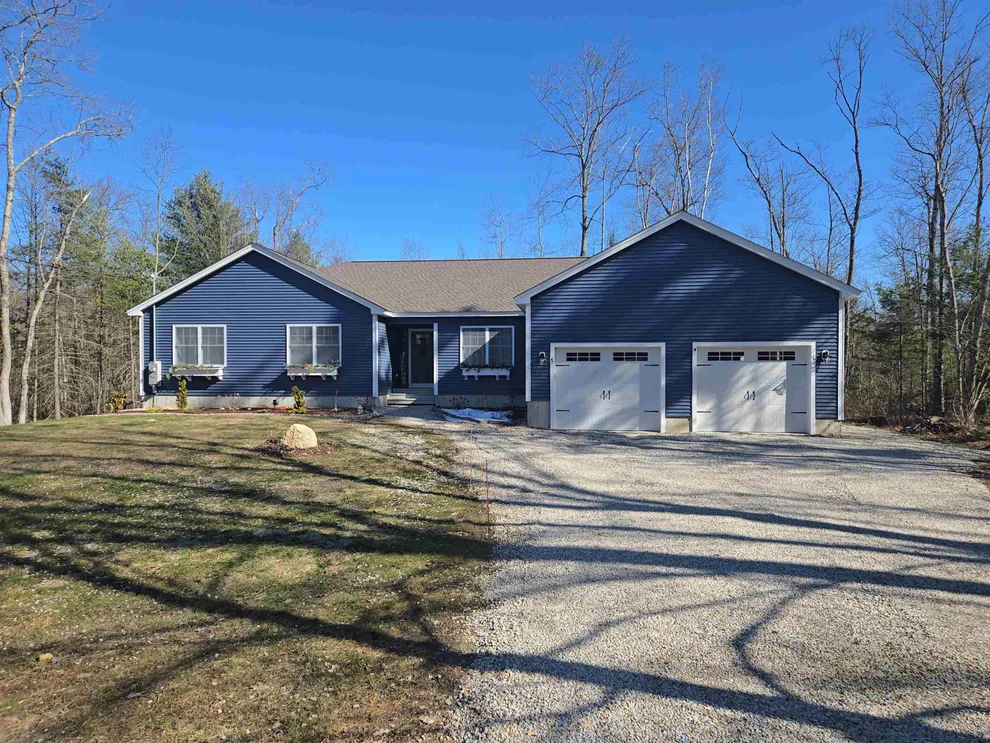 Unit for sale at 52 Mt. Delight, Deerfield, NH 03037