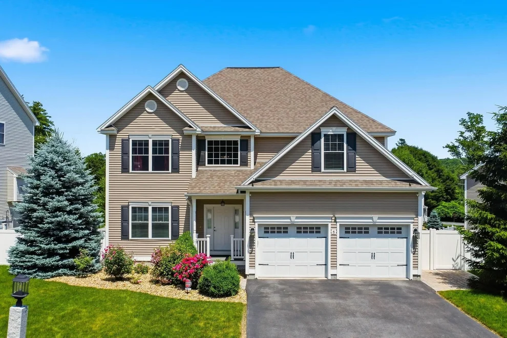 Unit for sale at 6 School House, Londonderry, NH 03053
