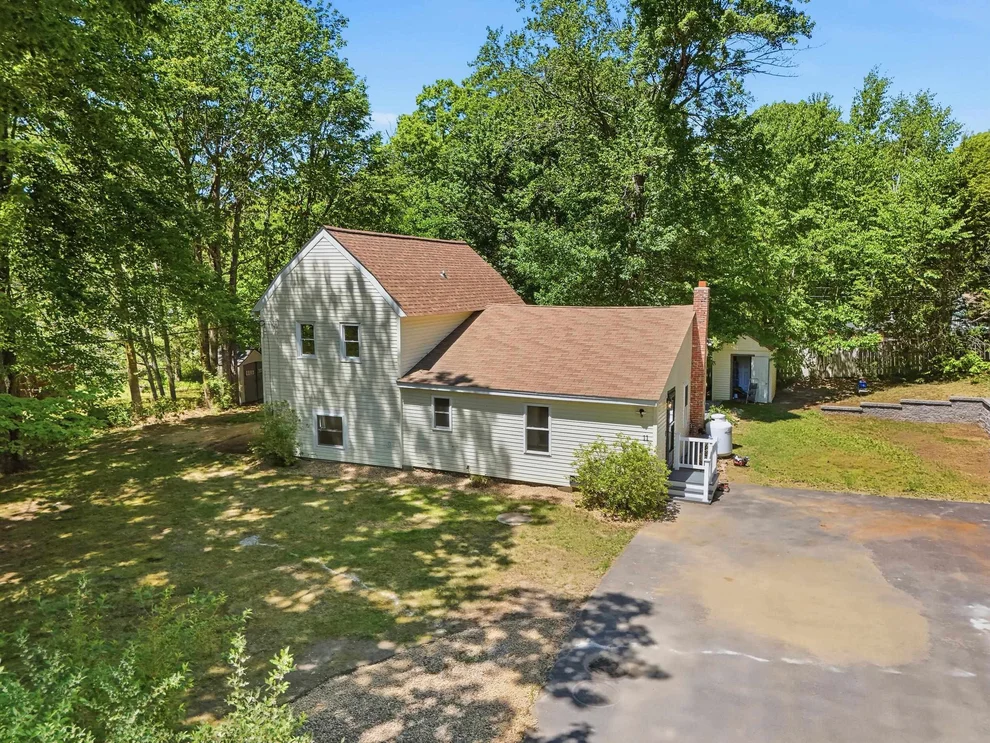 Unit for sale at 11 Ash, Northwood, NH 03261