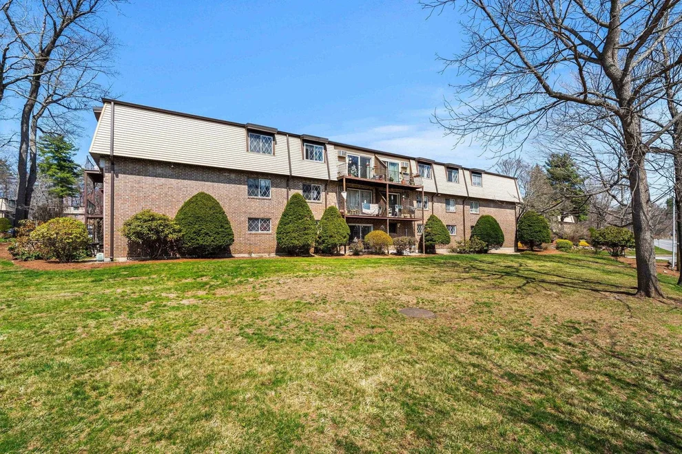 Unit for sale at 2 Silvestri, Derry, NH 03038