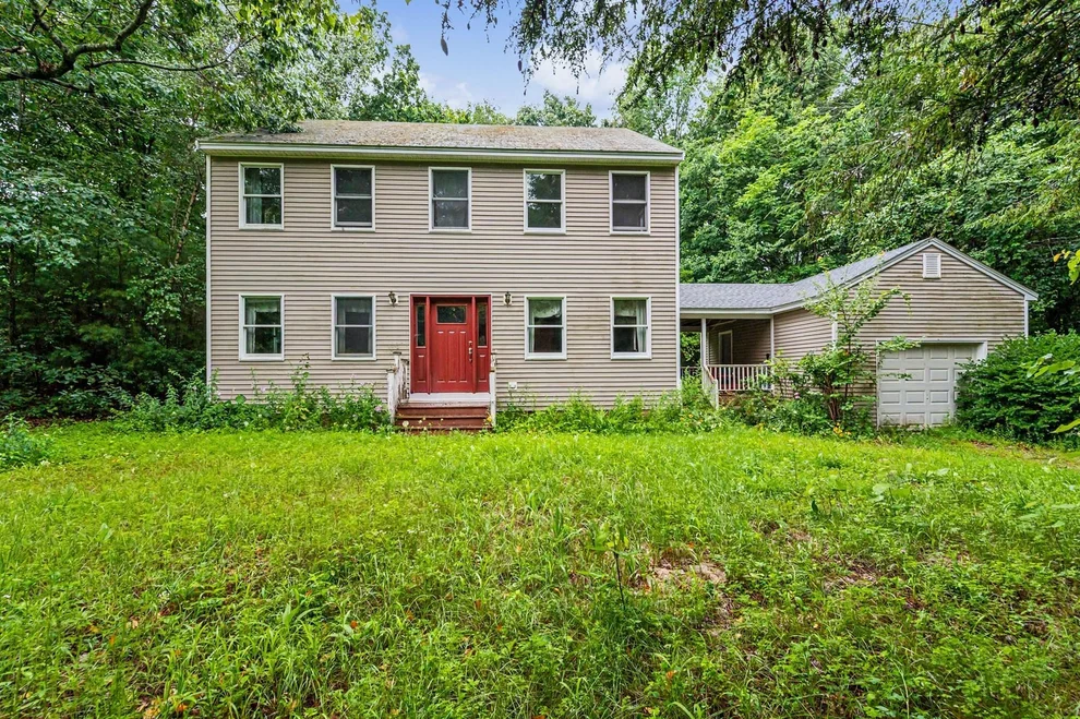 Unit for sale at 29 Rowe, Fremont, NH 03044