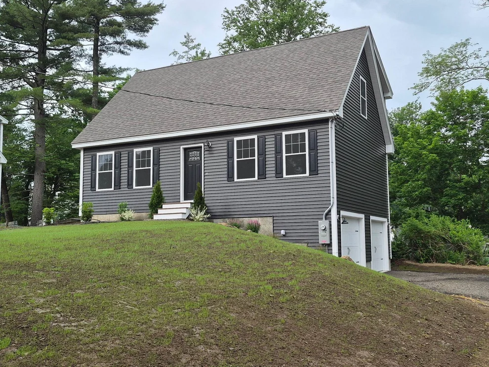 Unit for sale at 10 Phyllis, Raymond, NH 03077