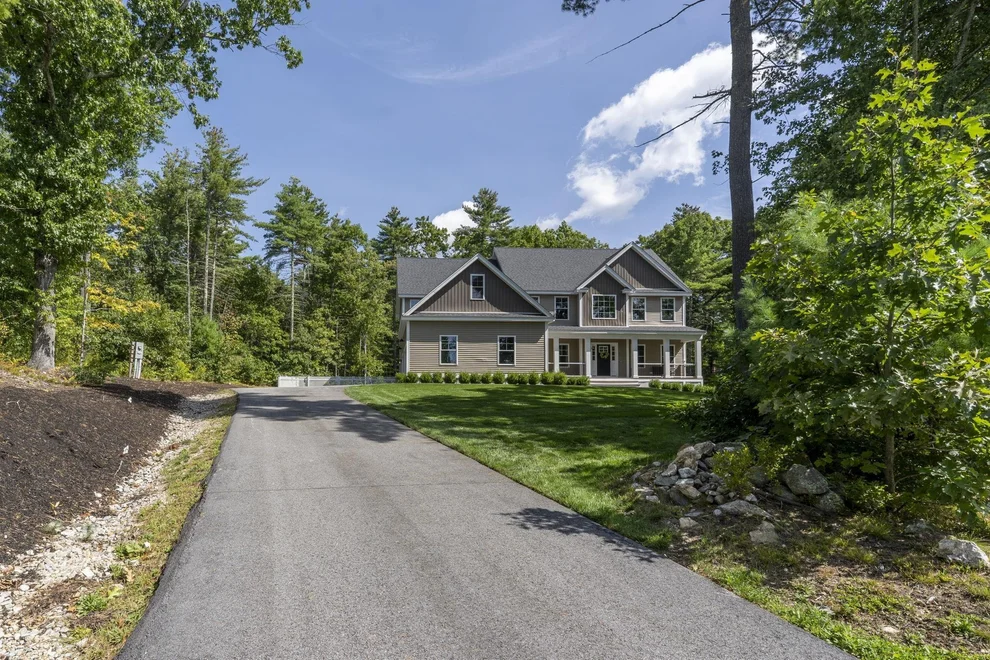 Unit for sale at 3 Farm Meadows, Londonderry, NH 03053