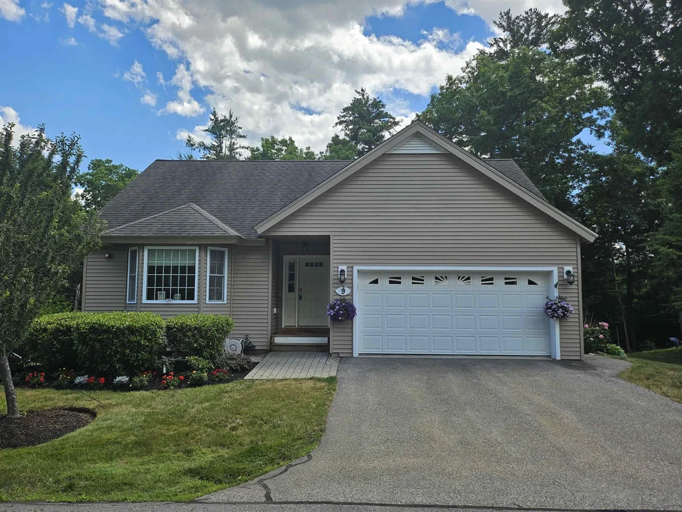 Unit for sale at 9 Hemlock, Newton, NH 03858
