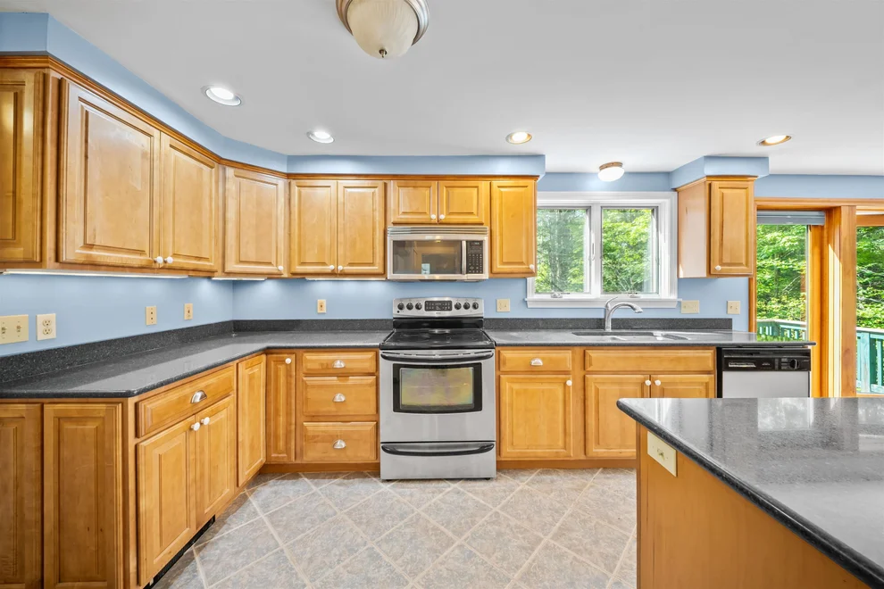 Unit for sale at 18 Garrison, Madbury, NH 03823
