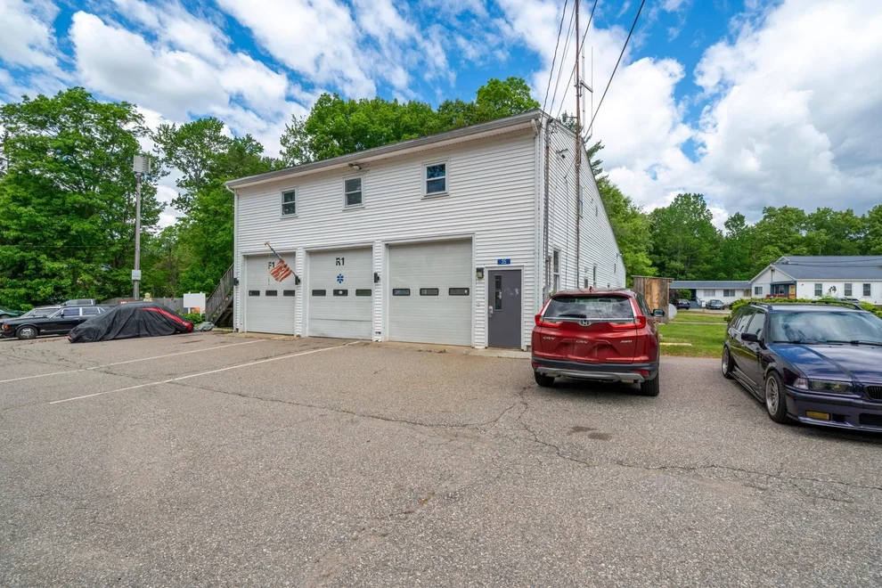 Unit for sale at 35 S Main, Newton, NH 03858