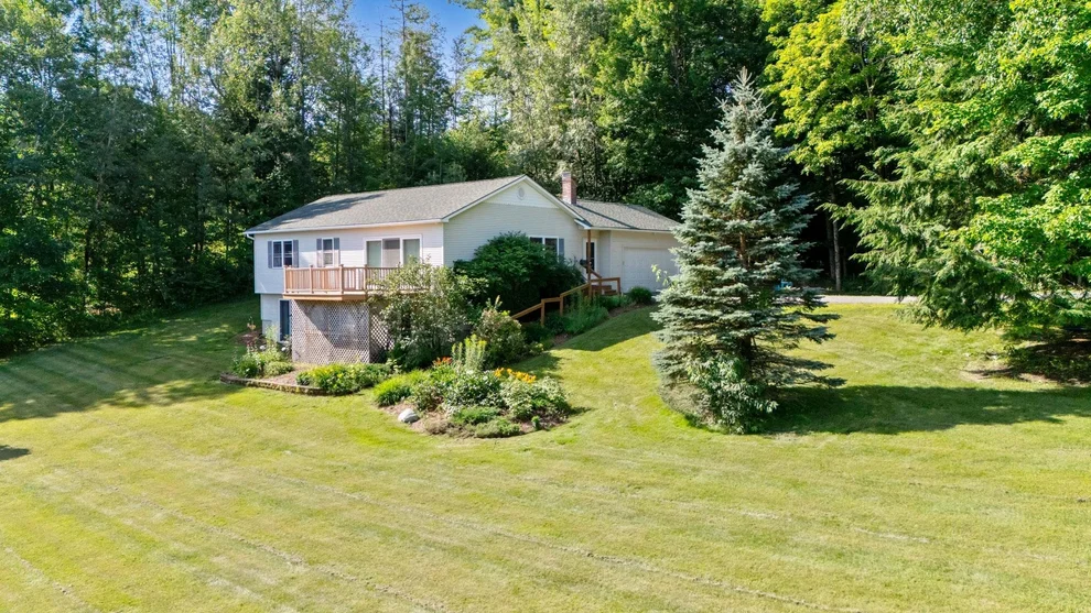 Unit for sale at 159 Brookes, Newport City, VT 05855