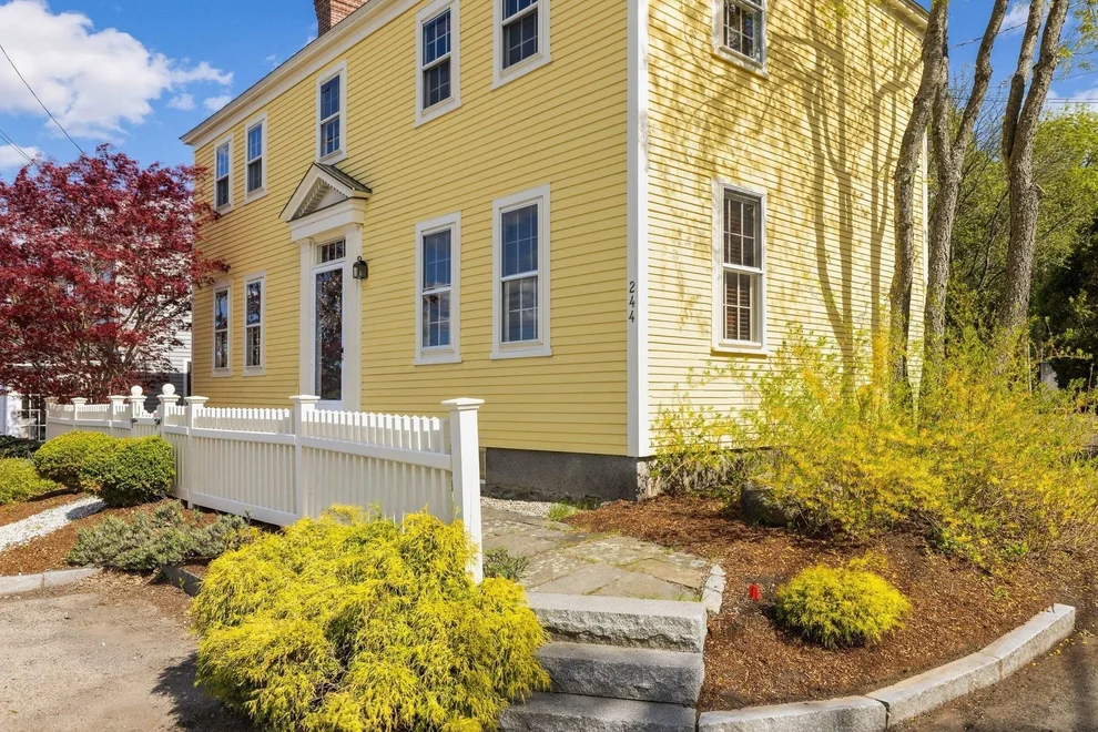 Unit for sale at 244 New Castle, Portsmouth, NH 03801