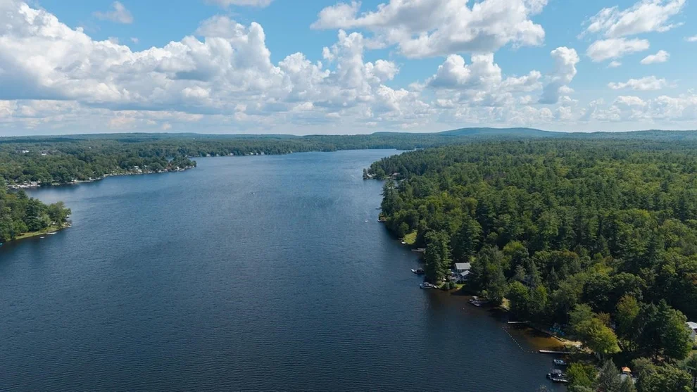 Unit for sale at 7 Northwood Lake, Deerfield, NH 03037