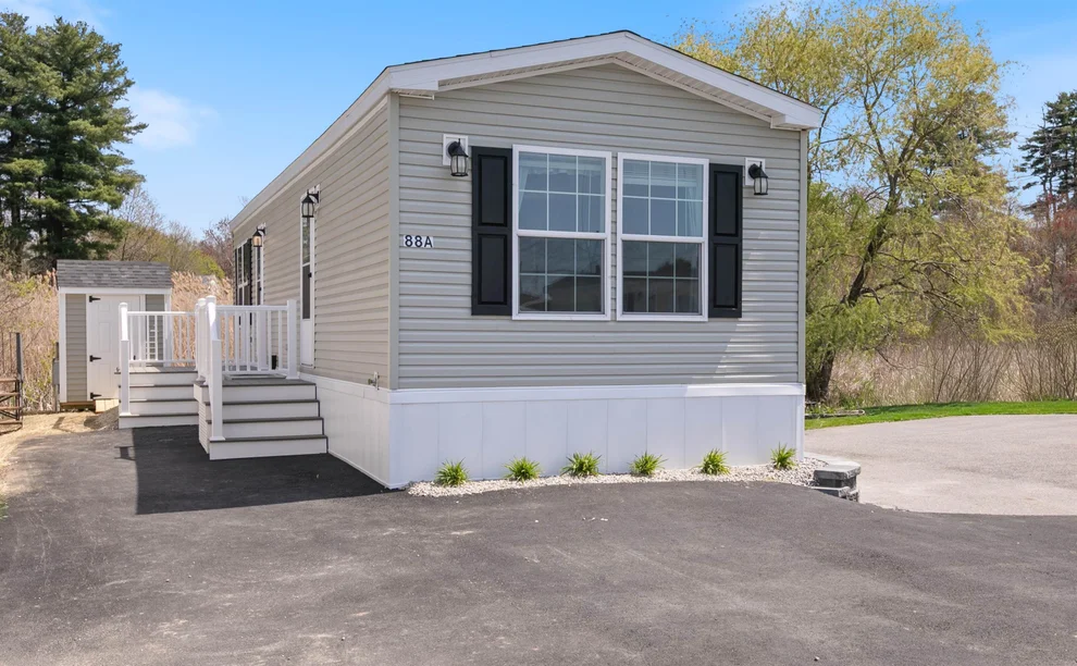 Unit for sale at 88 A Brookwood, Salem, NH 03079