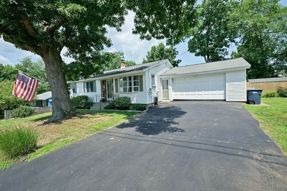 Unit for sale at 148 Brunelle, Manchester, NH 03103