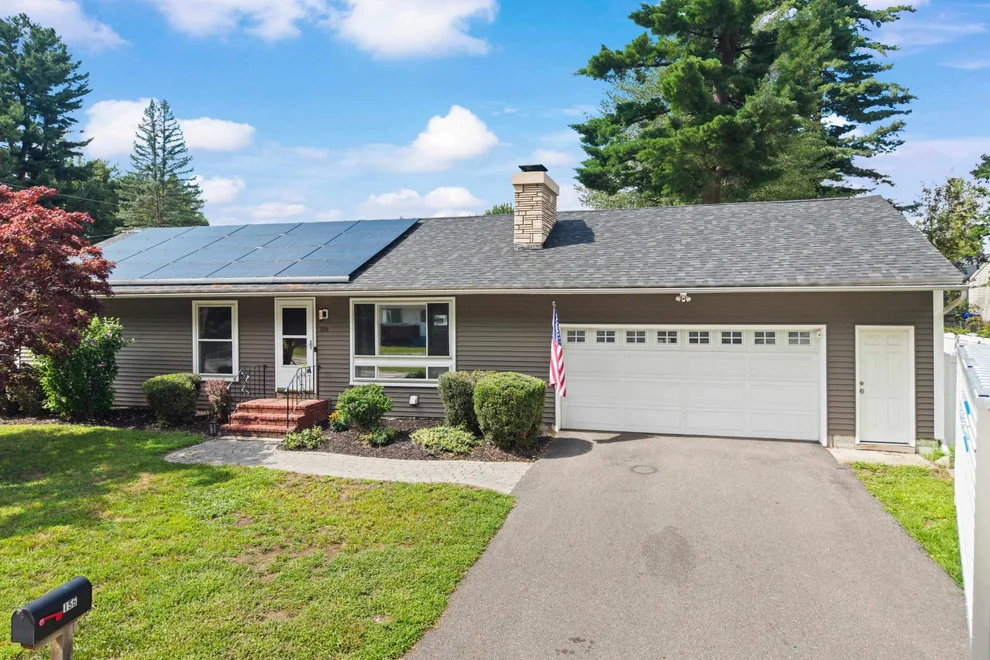 Unit for sale at 156 Kenberma, Manchester, NH 03103