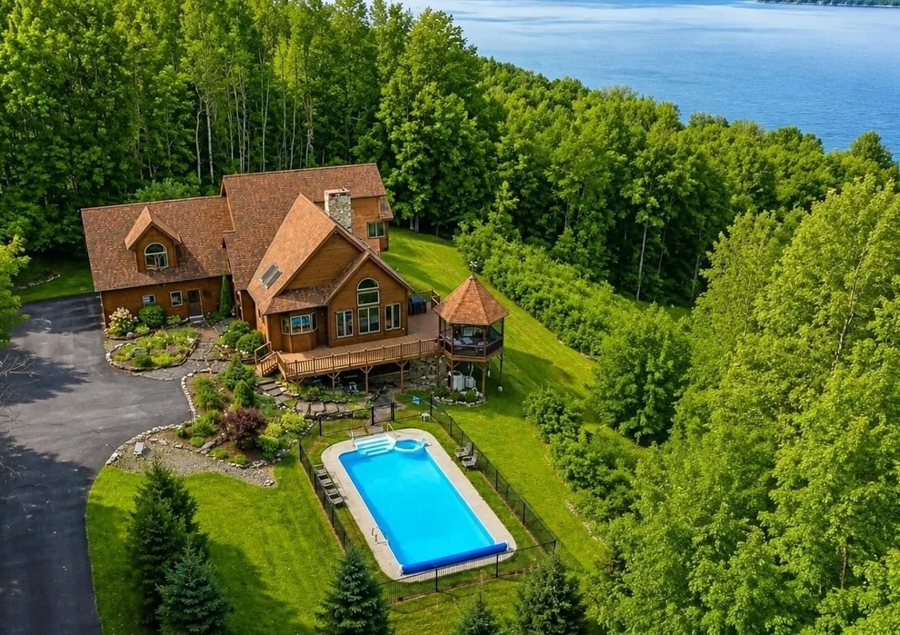 Unit for sale at 6008 Lake, Newport Town, VT 05857
