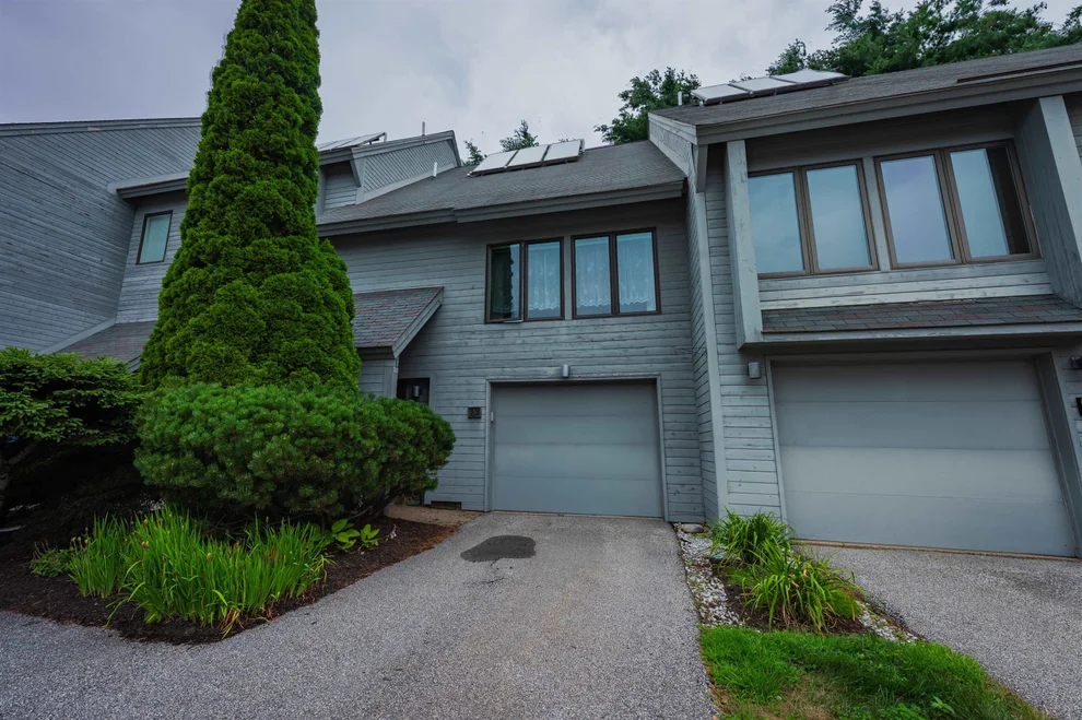 Unit for sale at 5 Tsienneto, Derry, NH 03038