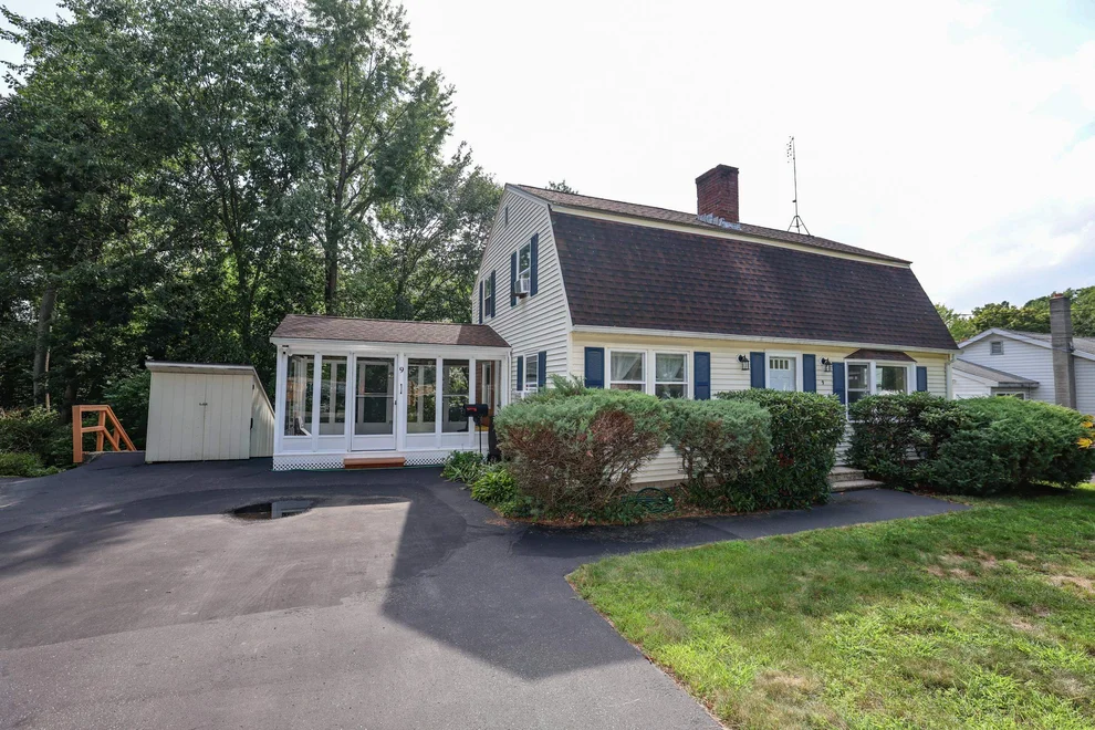 Unit for sale at 9 Roby, Nashua, NH 03060