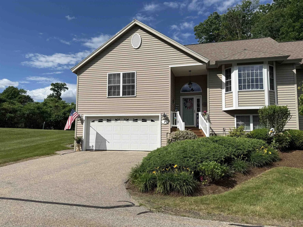 Unit for sale at 7 Maplevale, East Kingston, NH 03827