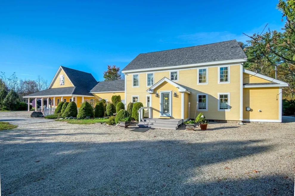 Unit for sale at 146 Calef, Barrington, NH 03825