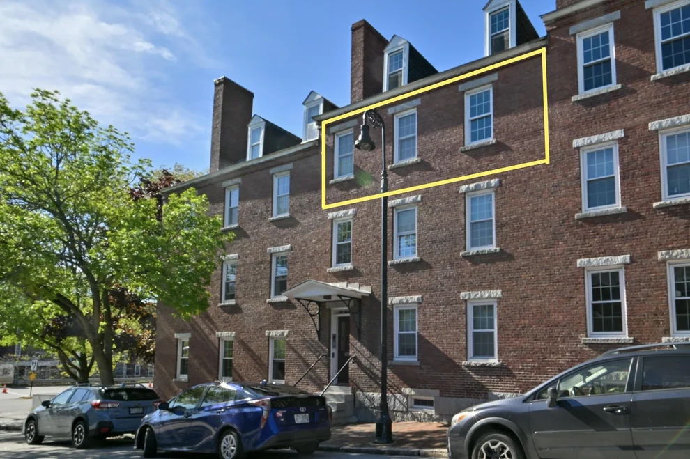 Unit for sale at 139 West Merrimack, Manchester, NH 03101