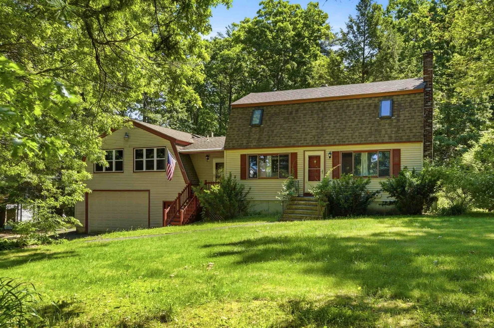 Unit for sale at 73 Old Chester, Derry, NH 03038