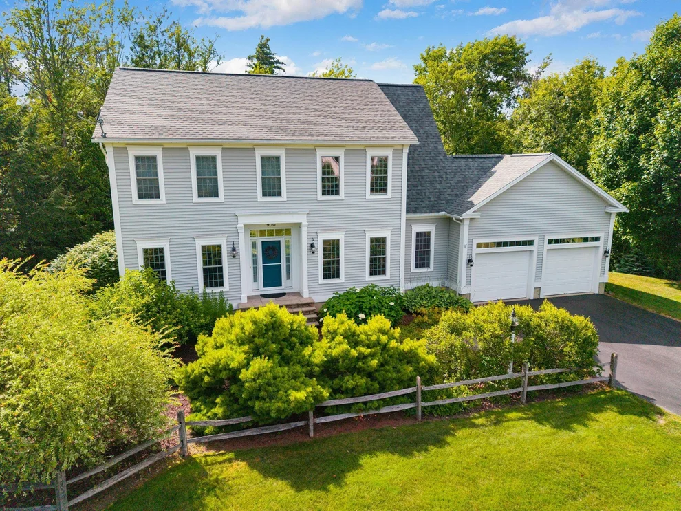 Unit for sale at 900 Ledgewood, Williston, VT 05495