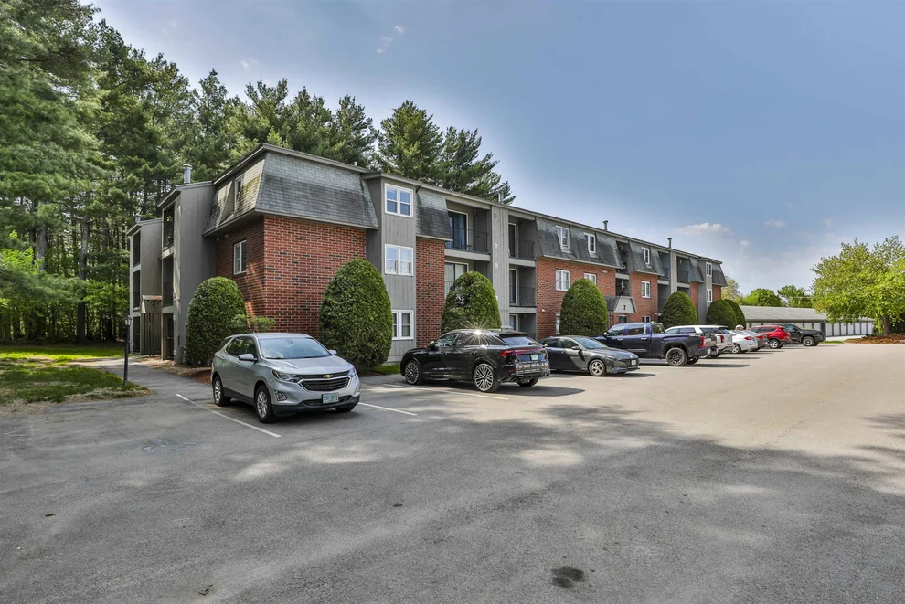 Unit for sale at 7 Blackstone, Nashua, NH 03063