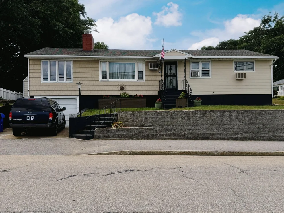 Unit for sale at 247 S Jewett, Manchester, NH 03103