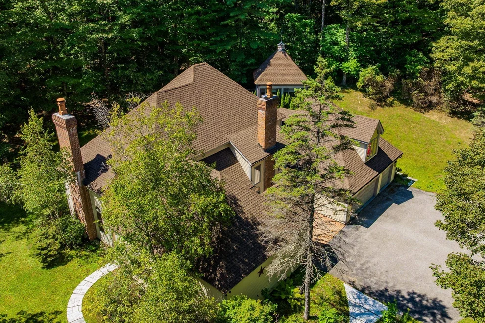Unit for sale at 932 McNamara, Dorset, VT 05251