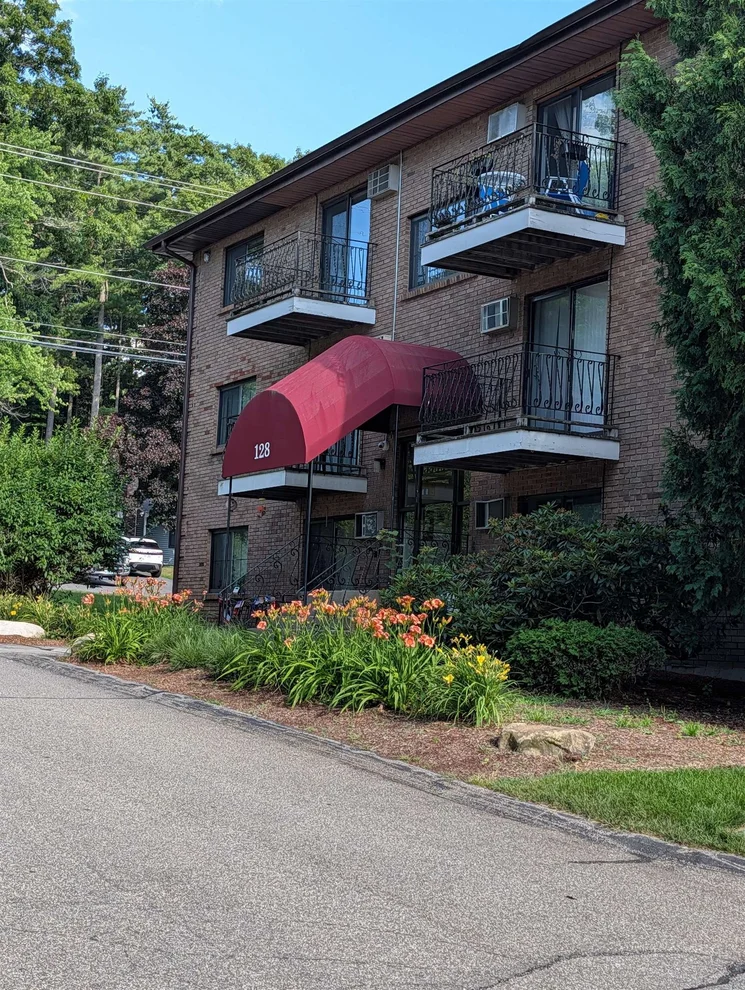 Unit for sale at 128 Mammoth, Hooksett, NH 03106