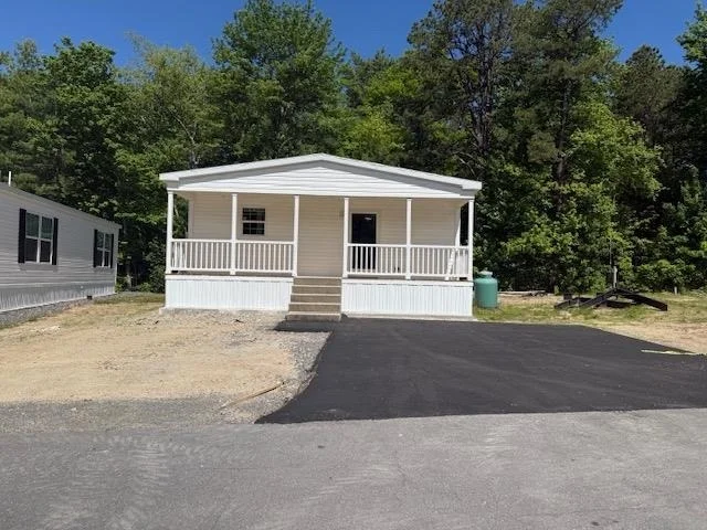 Unit for sale at 70 Norwich, Londonderry, NH 03053