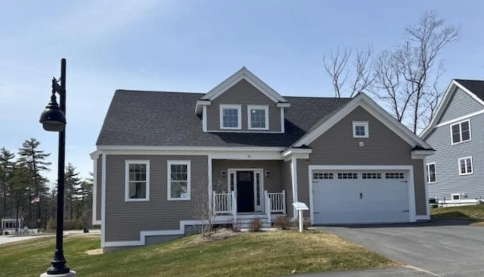 Unit for sale at 26 Cliffside, Auburn, NH 03032