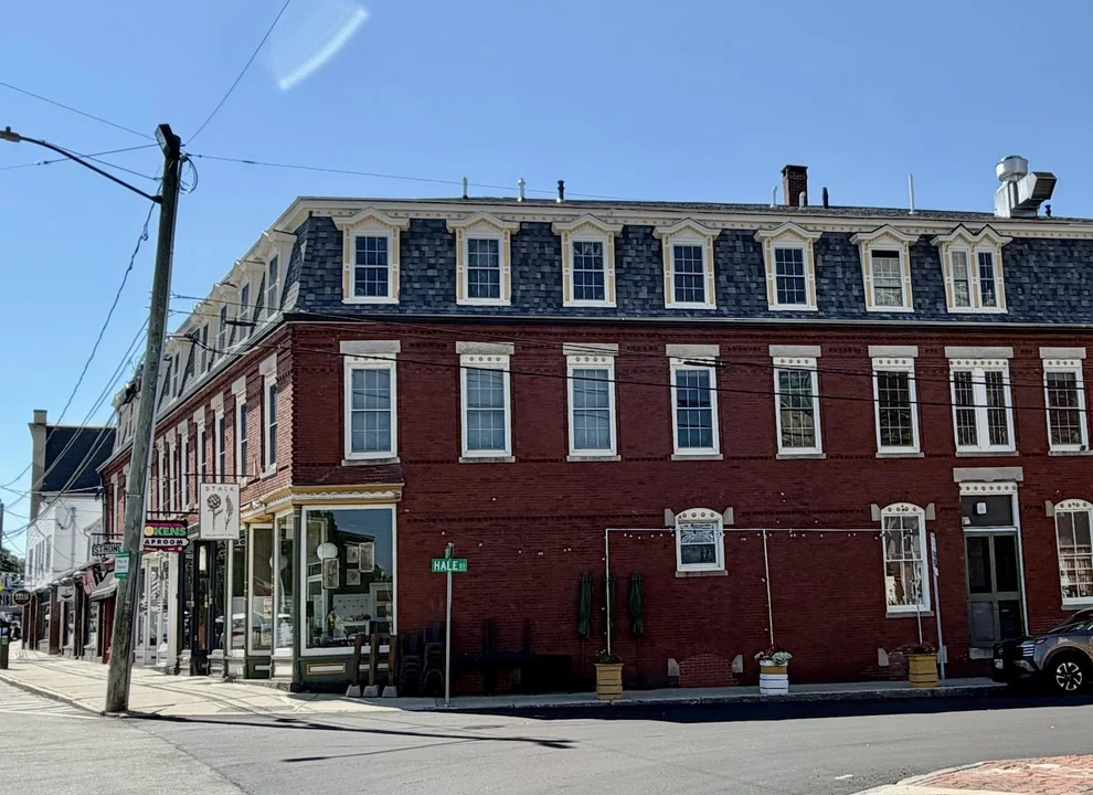 Unit for sale at 282 Central, Dover, NH 03820
