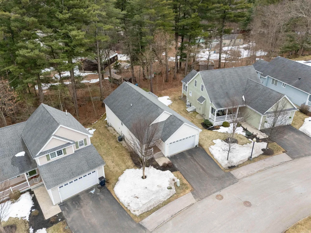 Unit for sale at 40 Hollow Ridge, Nashua, NH 03062
