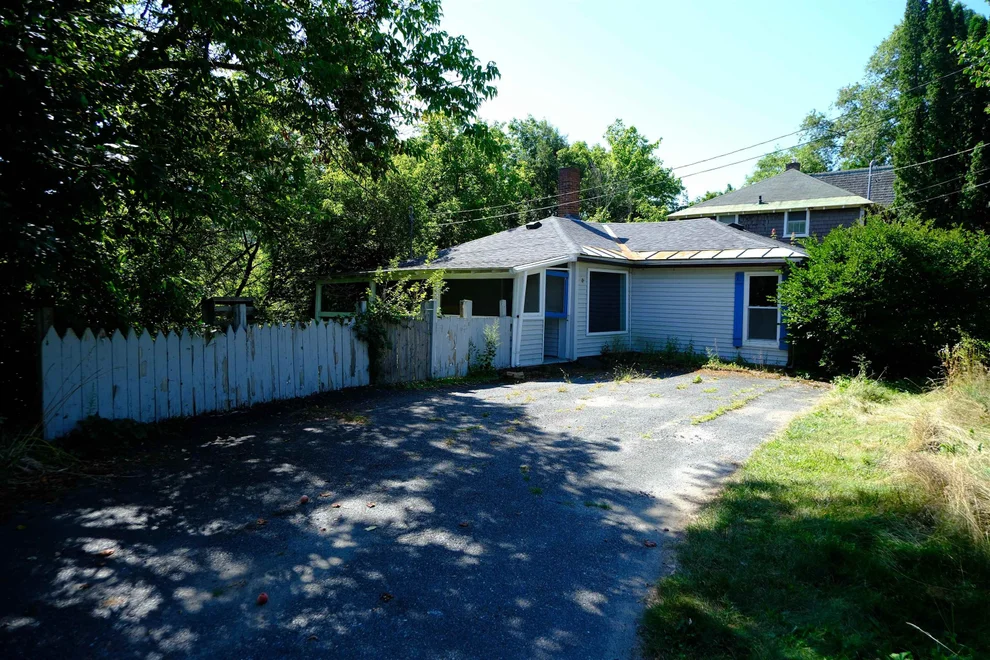 Unit for sale at 166 Hooker Hill, St. Johnsbury, VT 05819