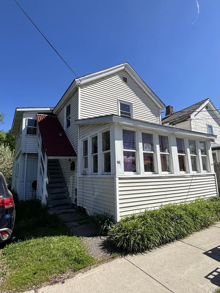 Unit for sale at 16-18 Cedar, Burlington, VT 05401