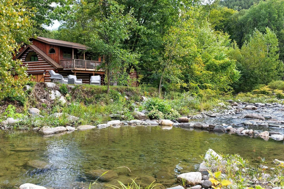 Unit for sale at 7 Lilliesville, Stockbridge, VT 05772