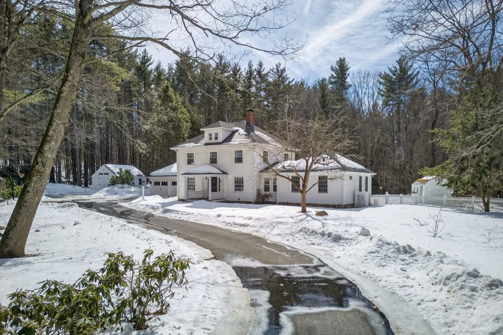 Unit for sale at 188 Kensington, Hampton Falls, NH 03844