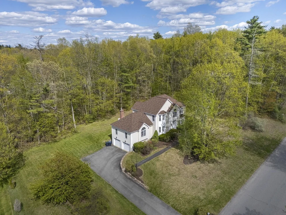 Unit for sale at 25 Squire Armour, Windham, NH 03087