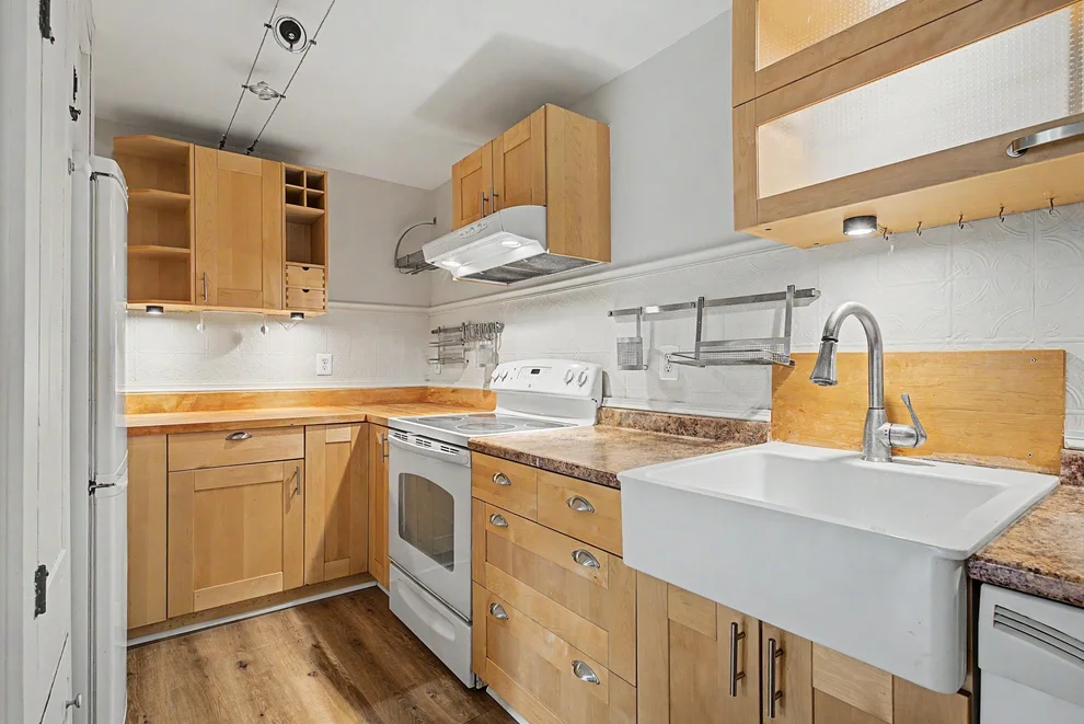 Unit for sale at 32 Market, Somersworth, NH 03878
