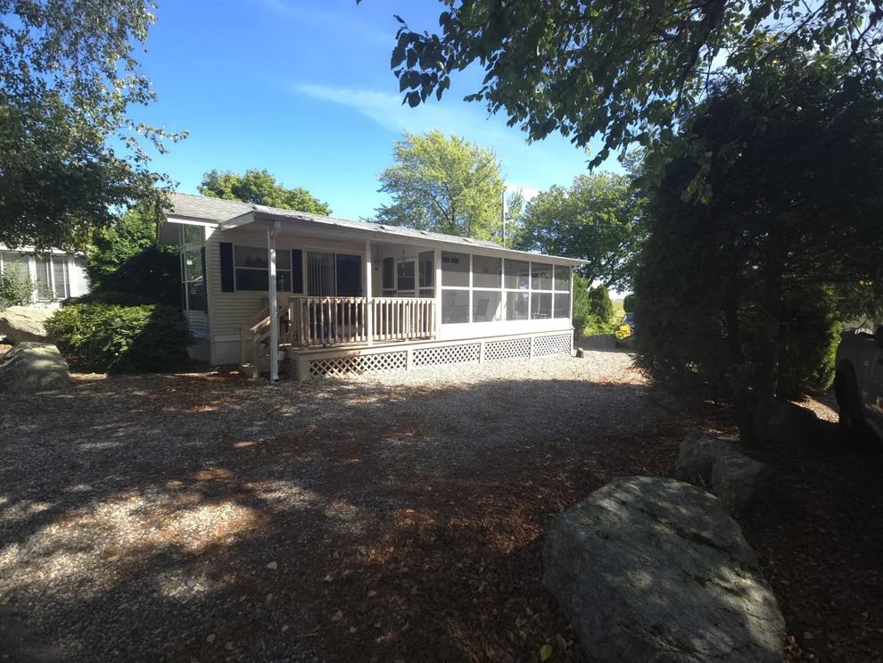 Unit for sale at 308 State Route 286, Seabrook, NH 03874