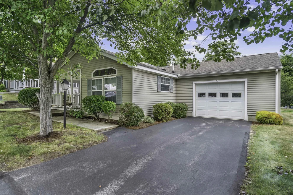 Unit for sale at 17 Heritage, Manchester, NH 03104