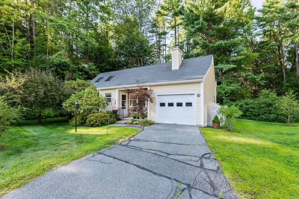 Unit for sale at 6 Oak Ridge, Lebanon, NH 03784